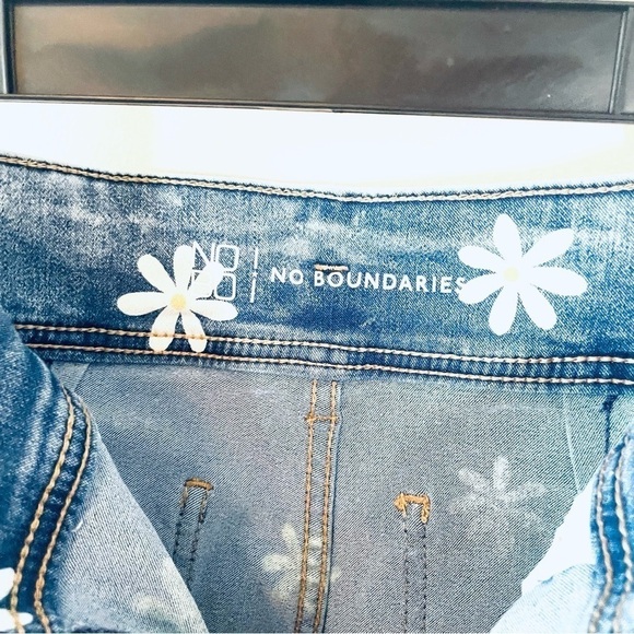 Lot of 3 Girls Jeans Shorts, Size XXL (18) - Junior - Picture 4 of 10